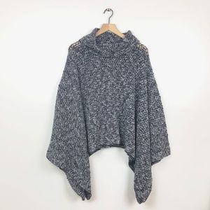 Cozy Black & White Women's Poncho Kimono Sweater